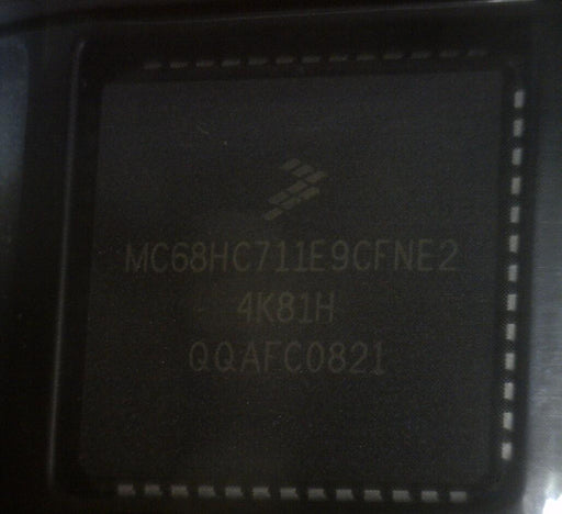 MC68HC711E9CFNE2 Motorola NXP 8-bit HCMOS microcontroller PLCC package